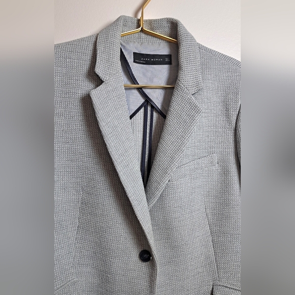 ZARA WOMAN BLAZER GRAY WITH TEXTURE LARGE. PRE-OWNED. MADE IN PORTUGAL. - Picture 2 of 15